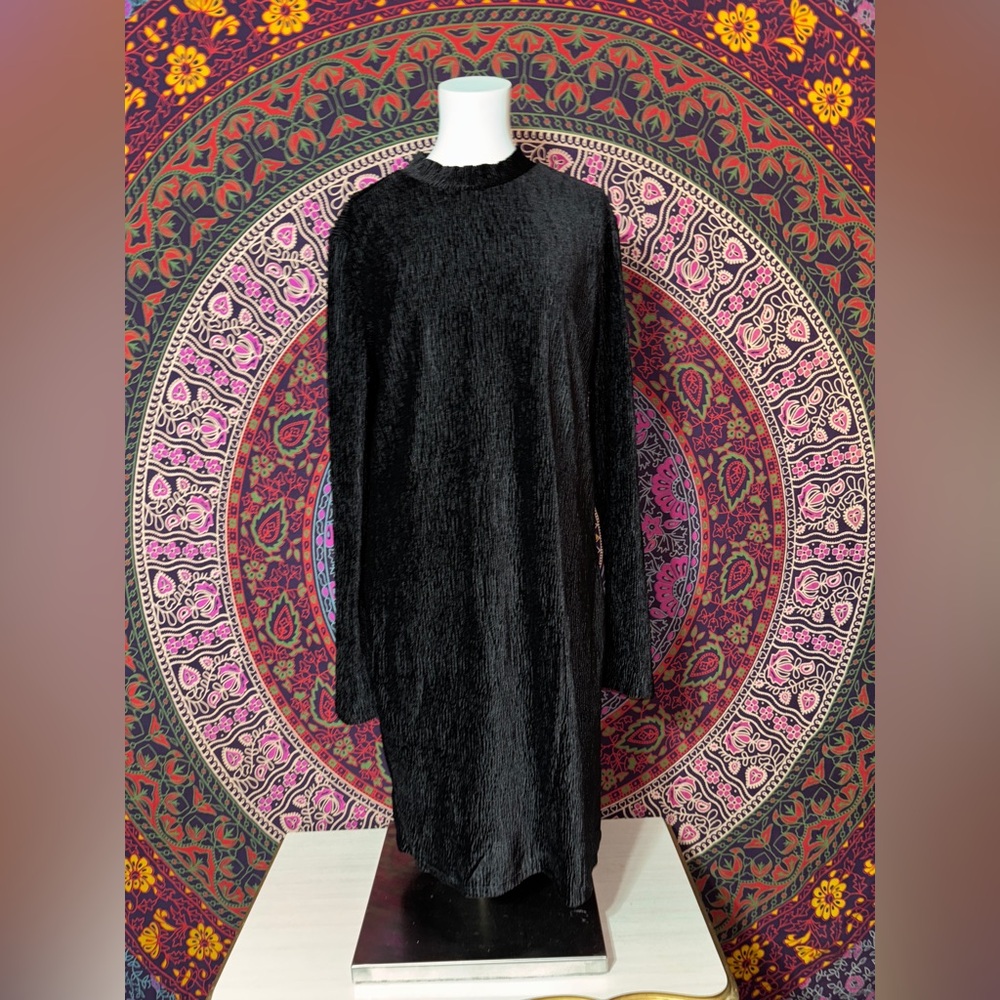 Divided Black Textured Long Sleeve Open Back Mini Dress Women’s Size Large